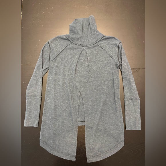 We The FREE PEOPLE Oversized Mock Neck Ribbed Sweater Open Back Detail - Medium - Picture 1 of 8